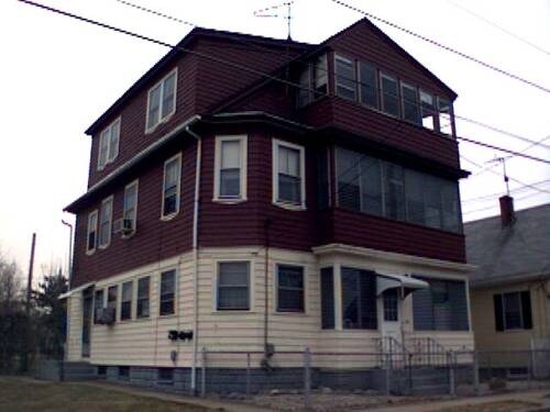 Primary Photo - 28 Simmons St