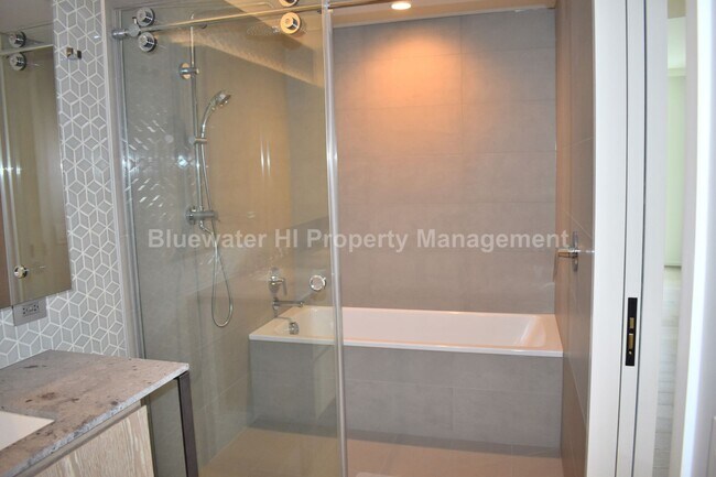 Foto del edificio - Koula 3/3/2, high flr. w/ Ocean & DH Views (Kakaako Area)