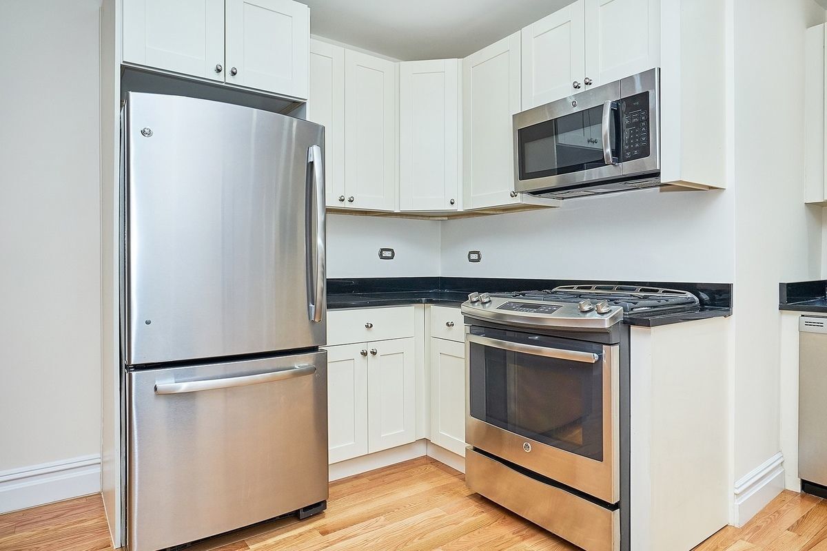 Primary Photo - 16 E 58th St