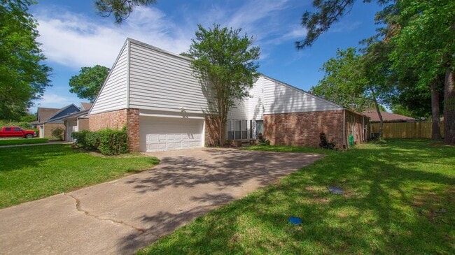 Building Photo - 25710 Pepper Ridge Ln