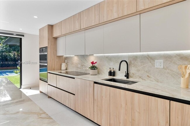 Photo - 4000 N Circle Dr House