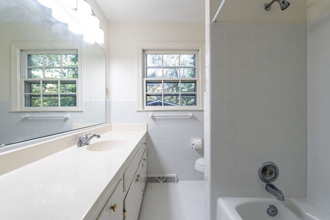 Foto del edificio - 4718 Rembert Dr