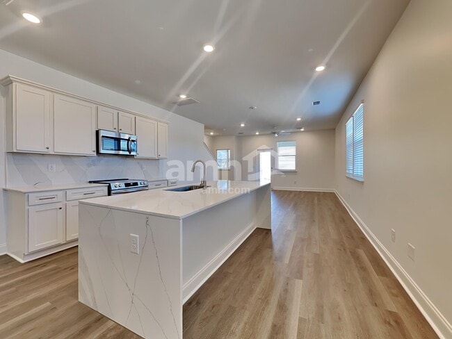 Building Photo - 168 Portside Pk Dr