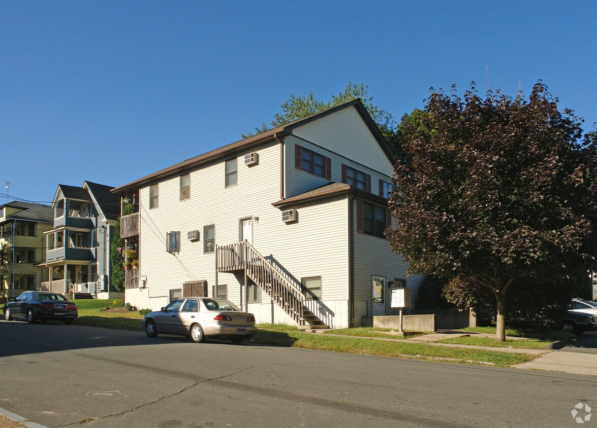 31 Divinity St, Bristol, CT 06010 Apartments in Bristol, CT