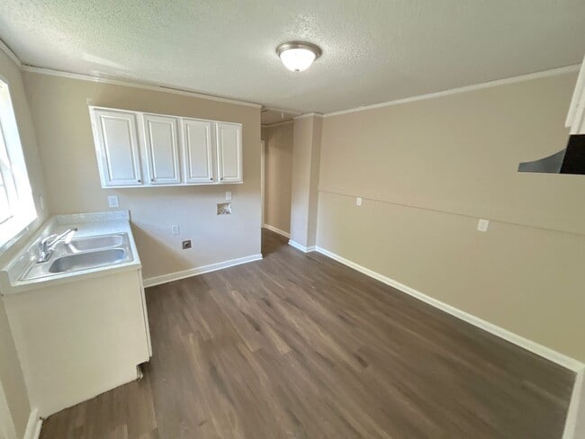 Photo - 2312/2314 Norman Ave Apartment