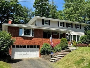 Building Photo - 7 Exeter Dr