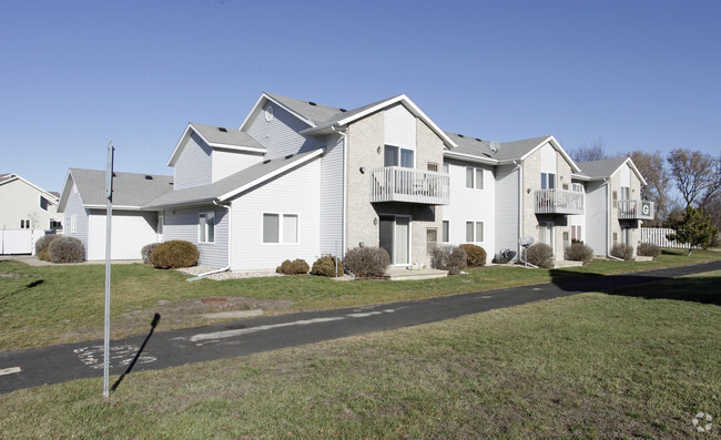 Primary Photo - Oakview Garden Apartments