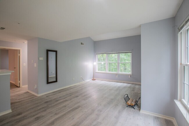 Foto del edificio - Lovely 2 BR/2 BA Condo in Gaithersburg!