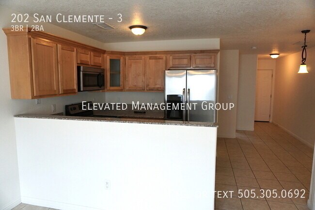 Foto del edificio - 202 San Clemente Ave NW