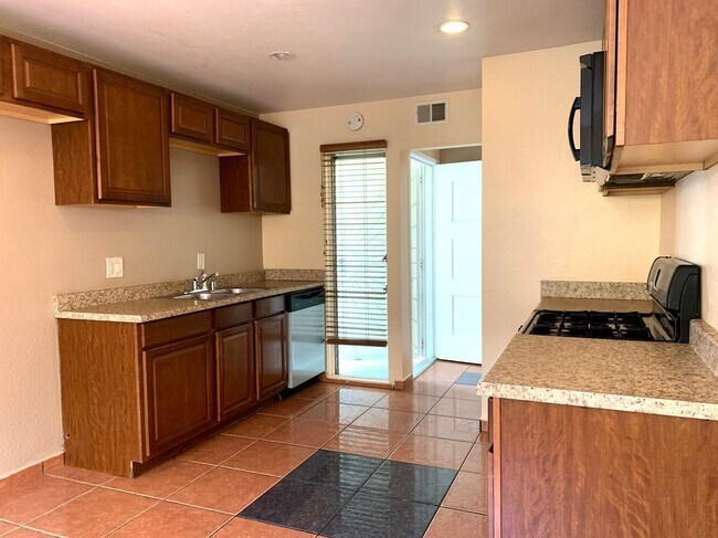 Building Photo - 4917 Roja Dr