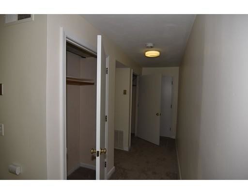 Foto del edificio - 176 Maple Ave