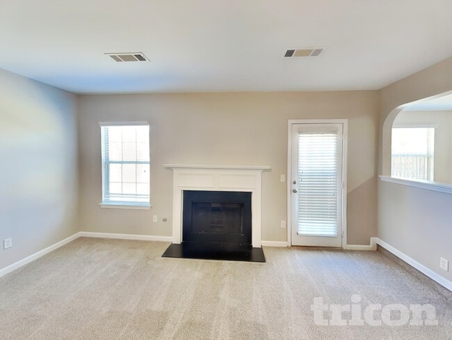 Foto del edificio - 684 Emporia Loop