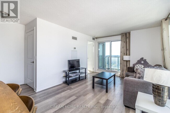 Photo du bâtiment - 50 Town Centre Court