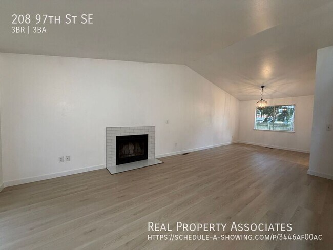 Building Photo - 208 97th St SE