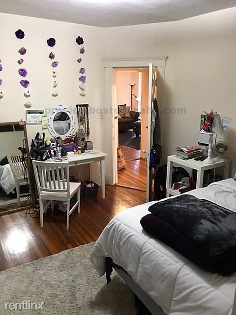 Building Photo - 40 Langley Rd