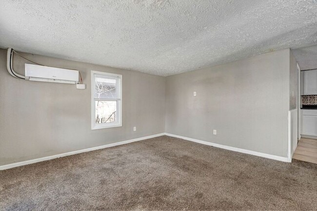 Foto del edificio - 1550 N Colgate Ave