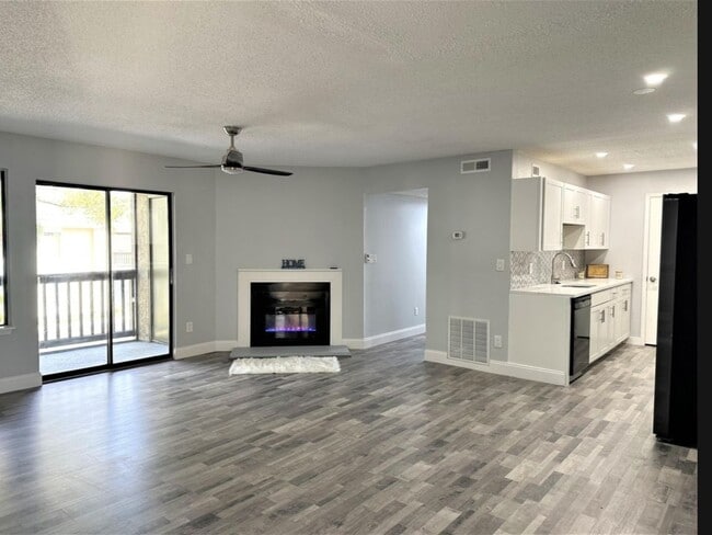 Building Photo - 3525 Sable Palm Ln