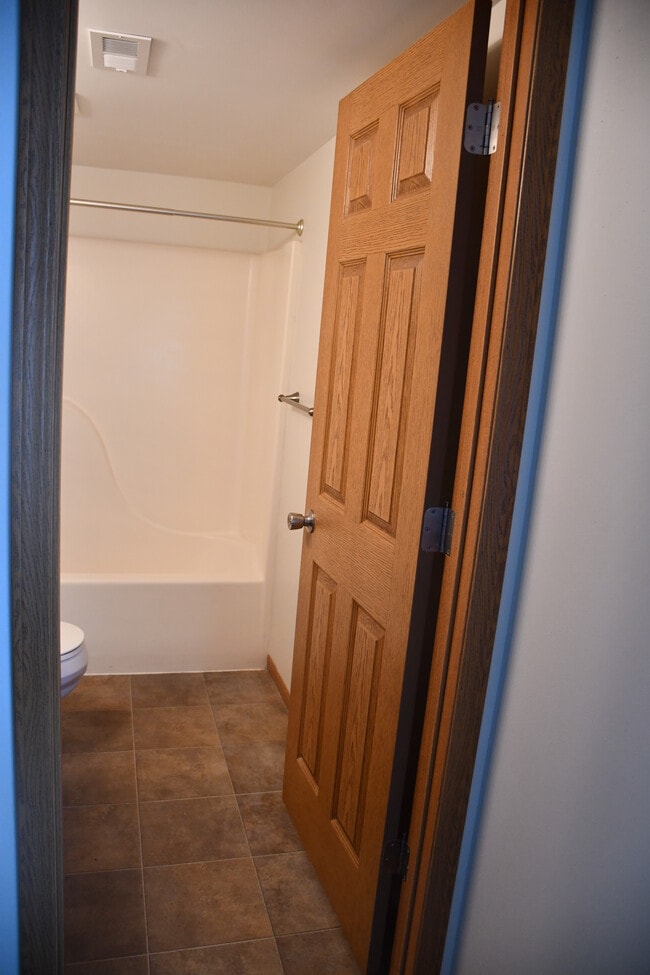 Bathroom - 12 Woodland Oaks Dr
