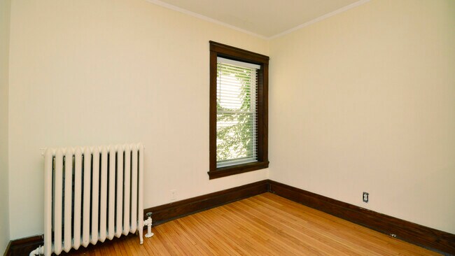 Building Photo - 1505 Maple Ave