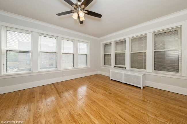 Building Photo - 6815 S Crandon Ave