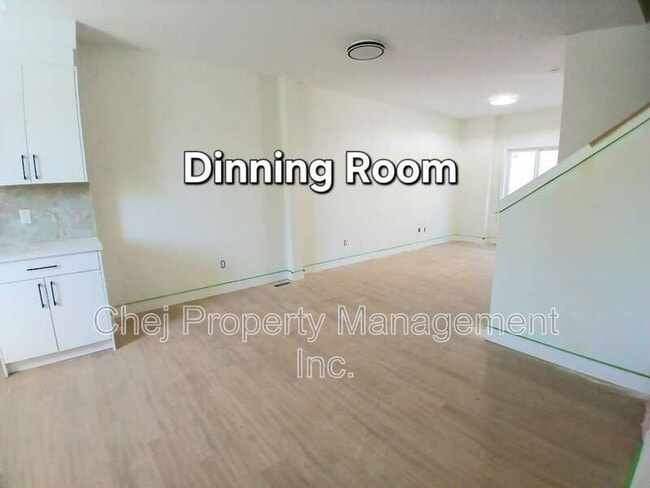 Building Photo - 9842-9155 155 St NW
