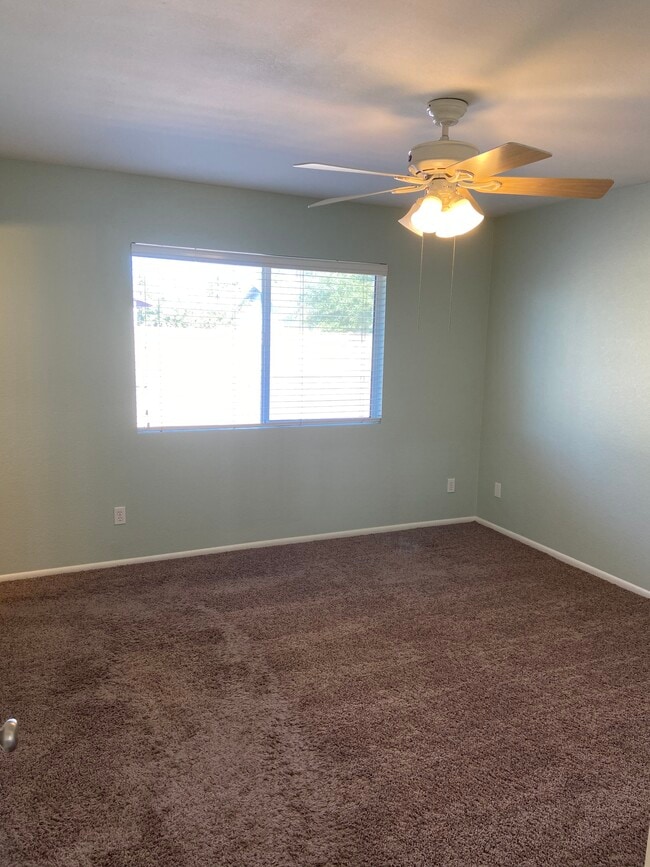 Foto del edificio - 3514 E Diamond Ave