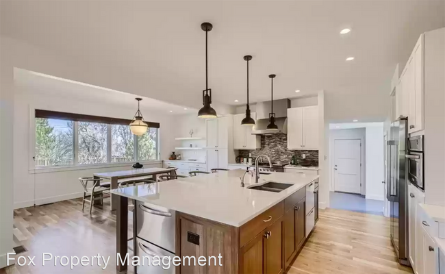 Building Photo - 4 br, 4.5 bath House - 1525 Oak Avenue #1525