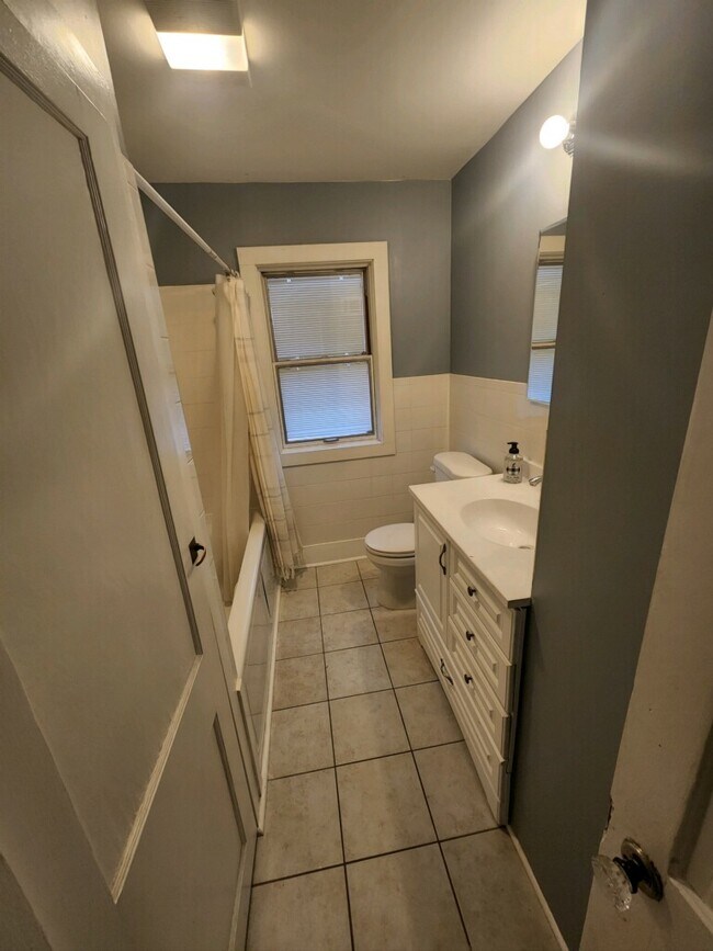 Building Photo - 752 W 800 S