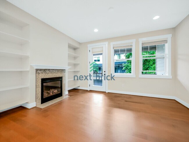 Foto del edificio - A Sparkling 3 Bed 2.5 Bath Home for Rent!