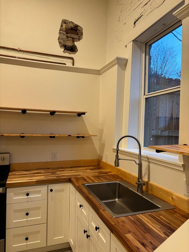 Foto del edificio - 7 Main St E