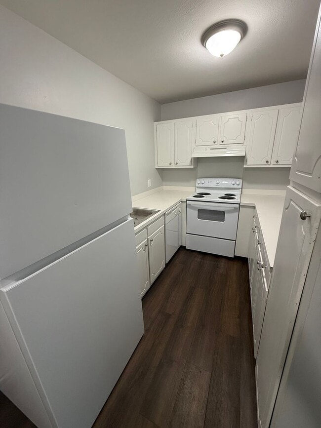 Interior Photo - Courtyard Apartments