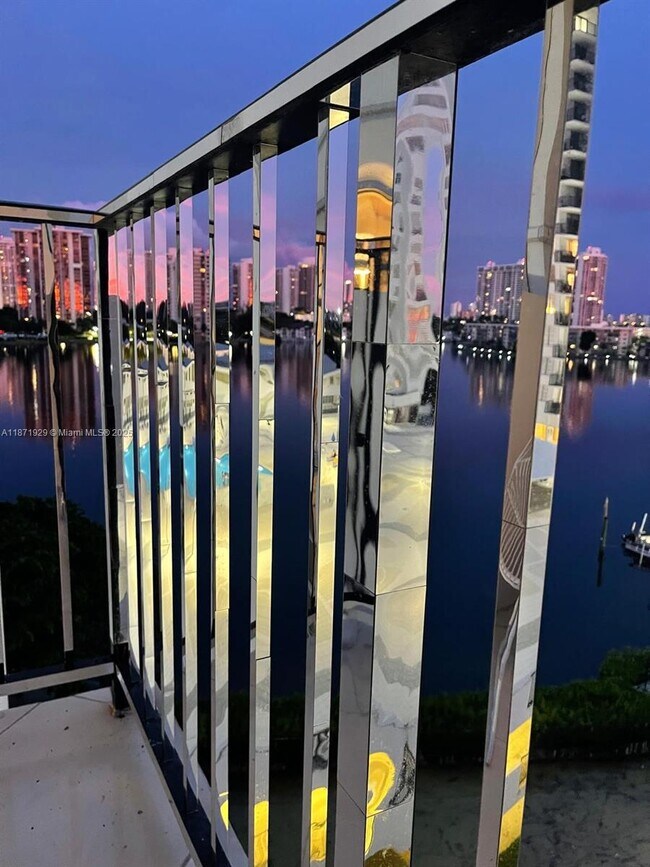 Foto del edificio - 2780 NE 183rd St