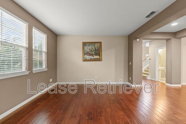 Building Photo - 265-269 S Sonrisa St