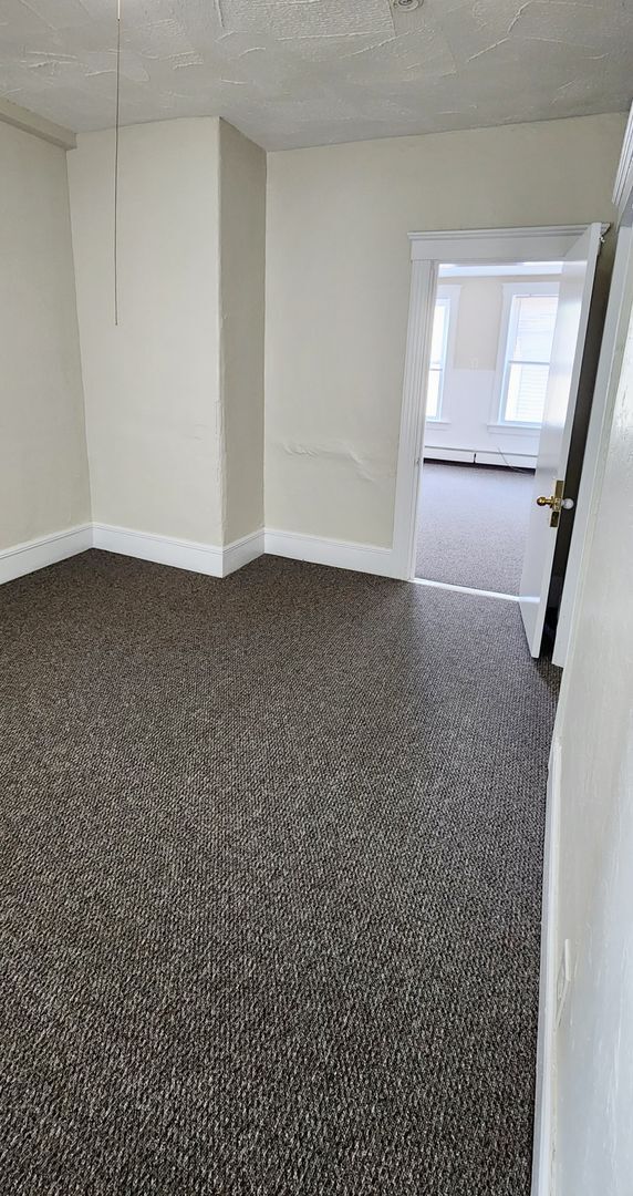 Building Photo - 436 School St