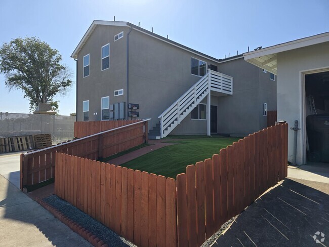 Building Photo - 4724 Hidalgo Ave