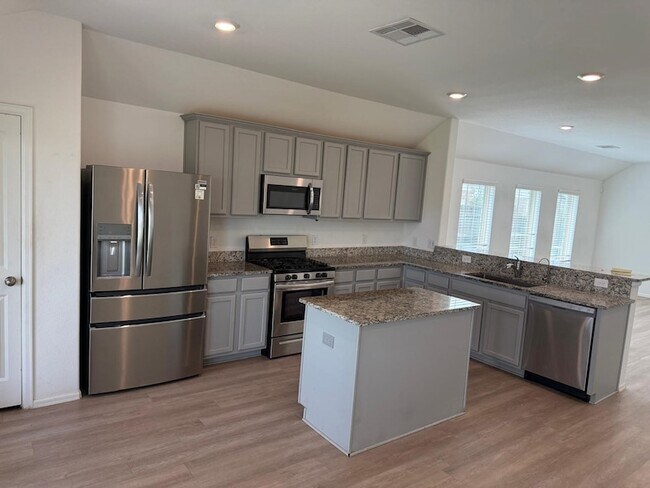 Foto del edificio - 5335 Winding Strm Dr