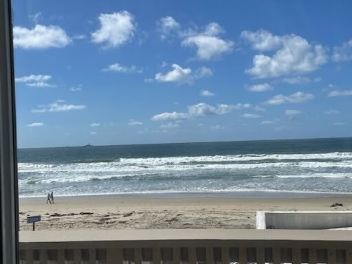Foto del edificio - 3773 Ocean Front Walk