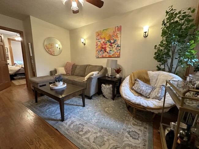 Building Photo - 5 Phillips St