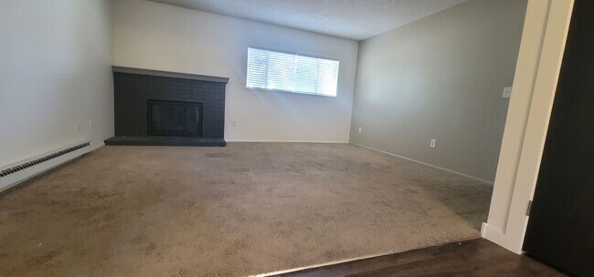 Building Photo - Clean, centrally located 2 bedroom- 1 bath...