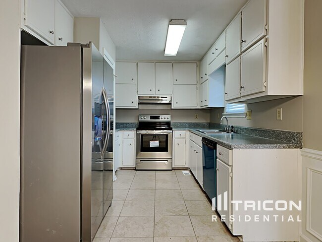 Foto del edificio - 4684 Woodglen Ct