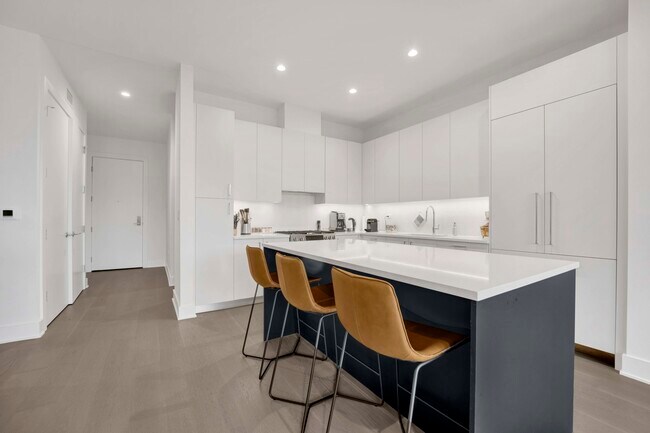 Foto del edificio - 1701 W Webster Ave