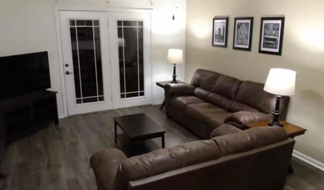 Foto del edificio - 1132 Harts Ridge Dr