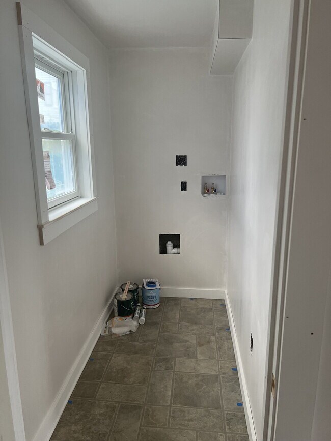 Foto del edificio - Newly renovated first Floor 1-Bedroom Apar...