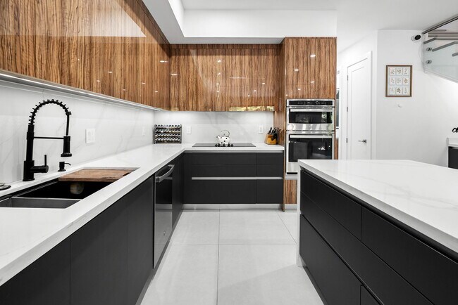 Foto del edificio - 325 SW 16th St