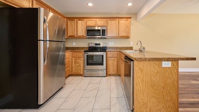 Foto del edificio - For Rent: 2Br, 1 1/2BA Townhome