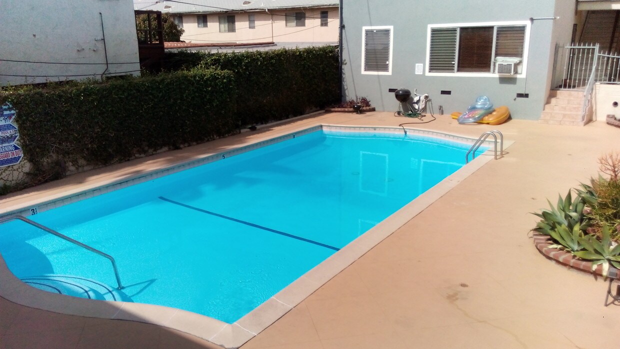 1215 N Hayworth Ave, West Hollywood, CA 90046 Apartments in West