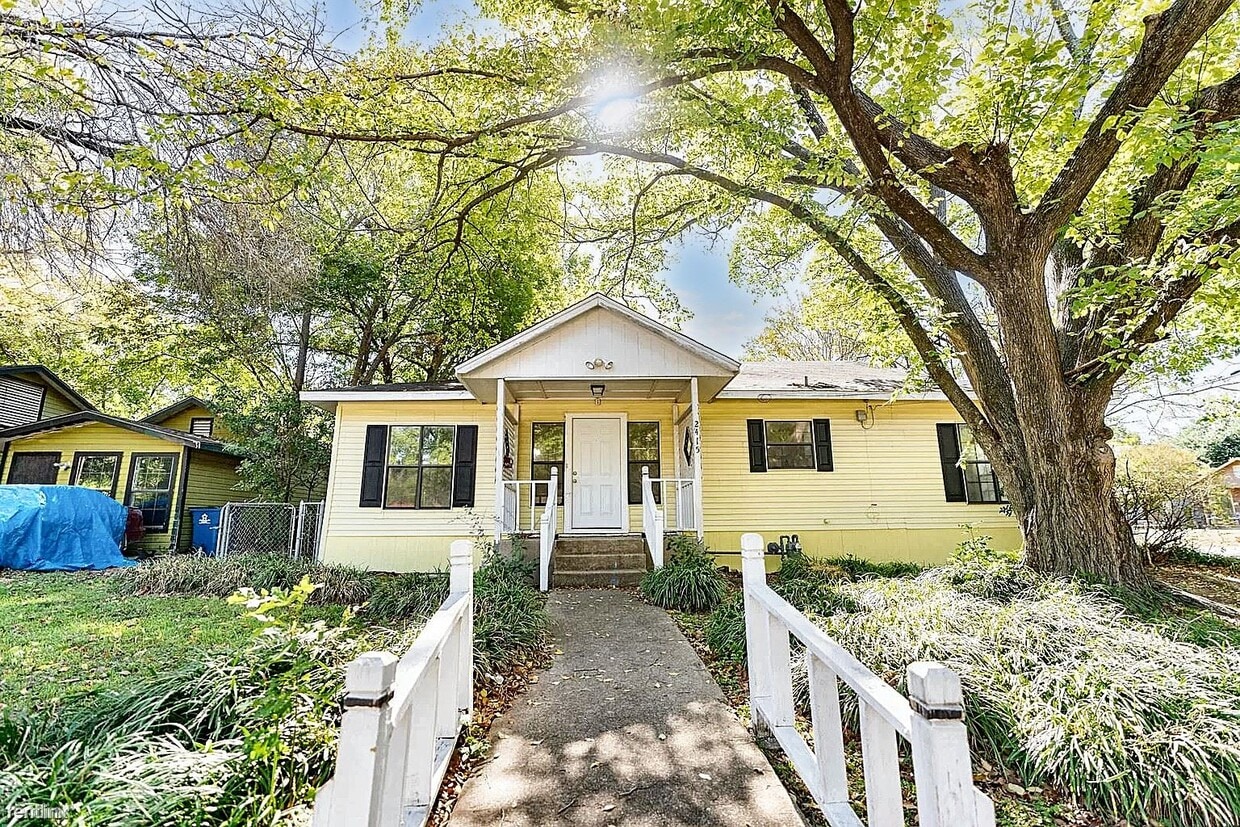 Building Photo - 3 br, 2 bath House - 2415 W Collin St