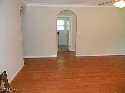 Building Photo - 2233 Paris St