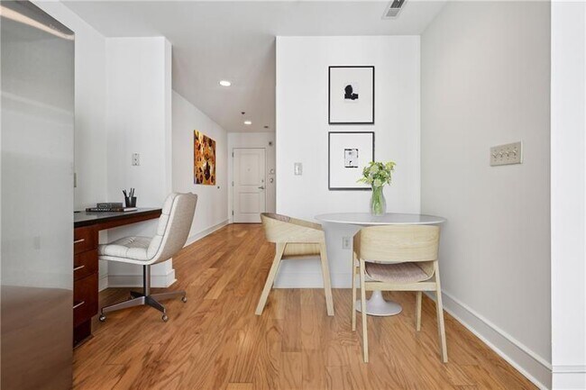 Foto del edificio - 44 Peachtree Pl NW