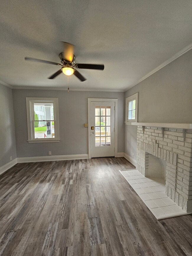 Building Photo - 1232 Laidlaw Ave